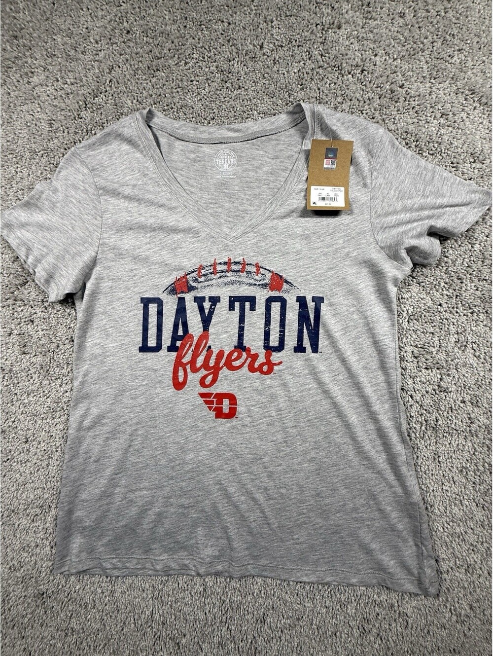NWT Rivalry Threads Dayton Flyers Women’s T Shirt Size Small Gray